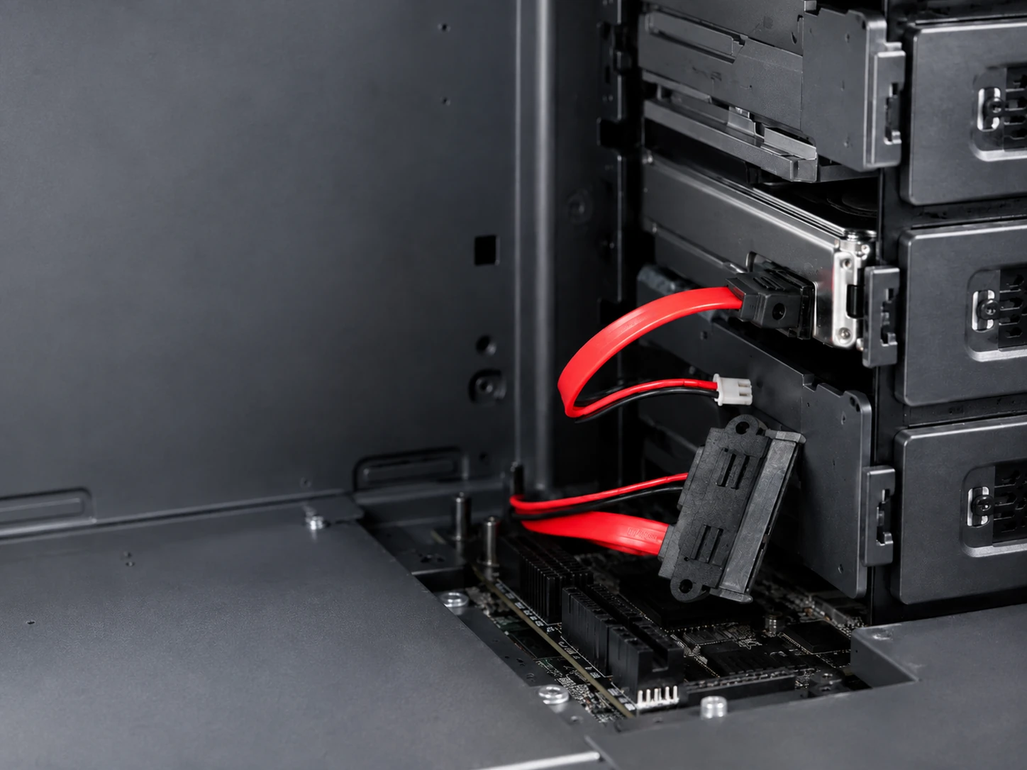 SATA Data Cable Problems in Tight Drive Bays_ When a Right-Angle Connector Helps